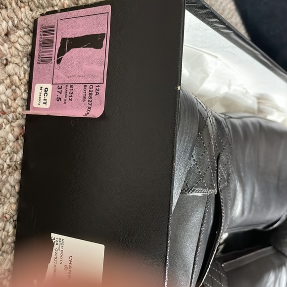 Authentic Chanel boots 37.5 excellent condition - Picture 15 of 15